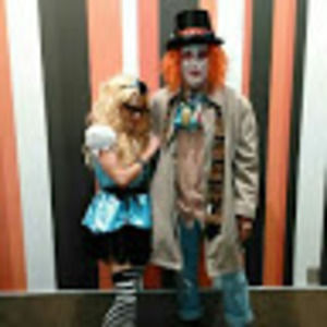 Meet your Posher, Janaenae